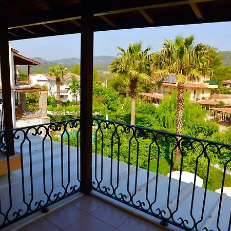 With A Private Pool And Mountain View In A Quiet Area Next To Fores *