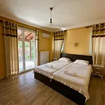With A Private Pool And Mountain View In A Quiet Area Next To Fores