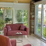 With A Private Pool And Mountain View In A Quiet Area Next To Fores *