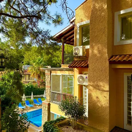 With A Private Pool And Mountain View In A Quiet Area Next To Fores