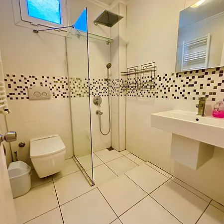 With A Private Pool And Mountain View In A Quiet Area Next To Fores فتحية