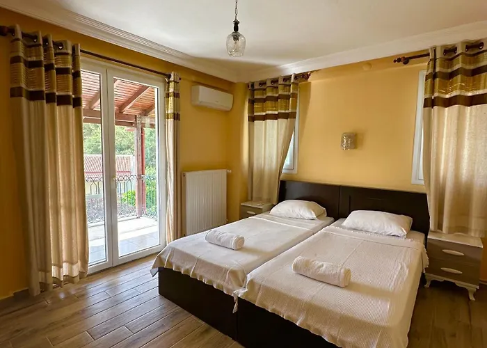 With A Private Pool And Mountain View In A Quiet Area Next To Fores